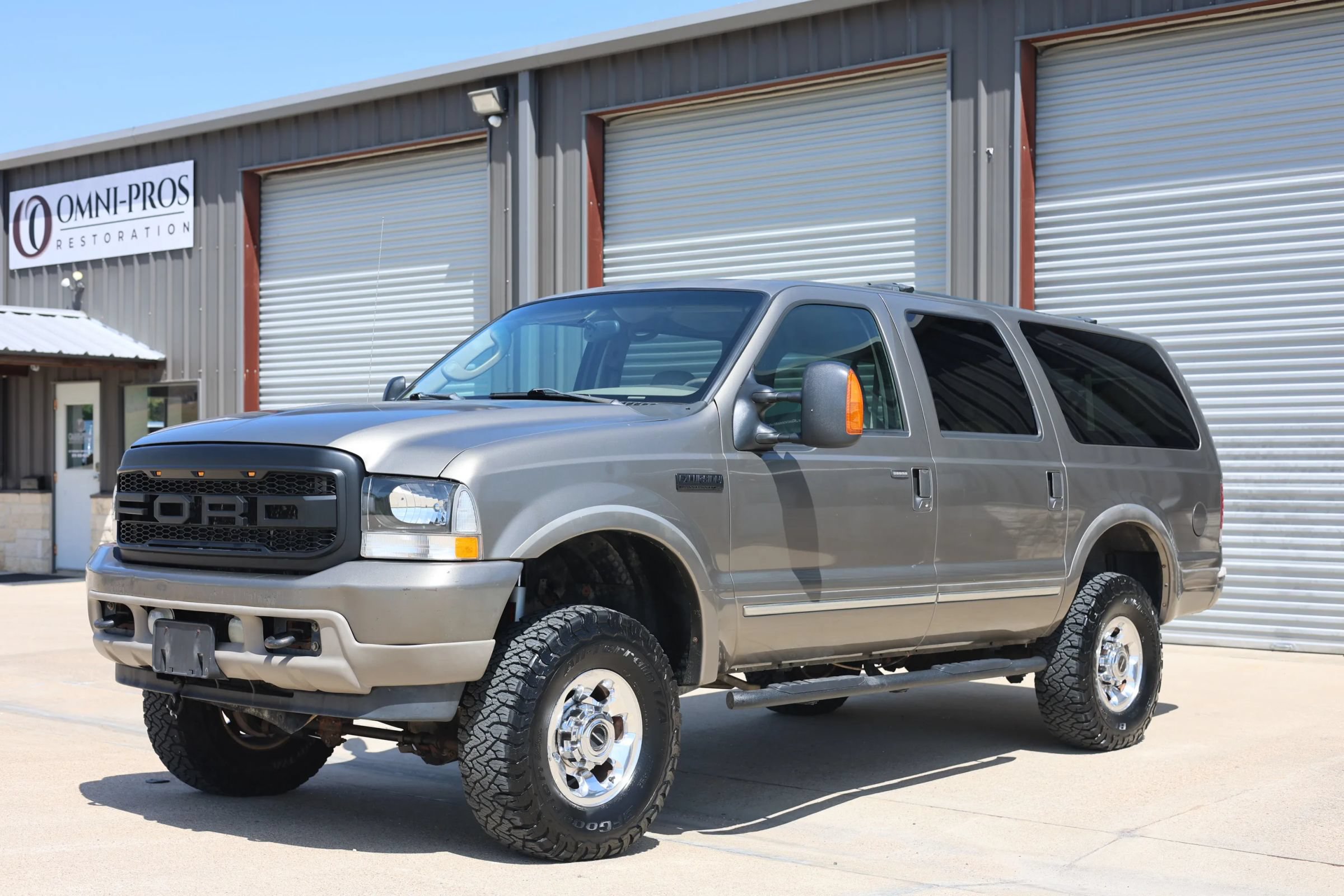 Used 2004 Ford Excursion Limited AWD/4WD image 10