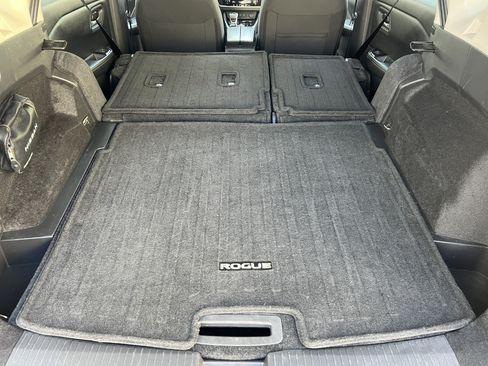 Used 2025 Nissan Rogue SV AWD/4WD image 18
