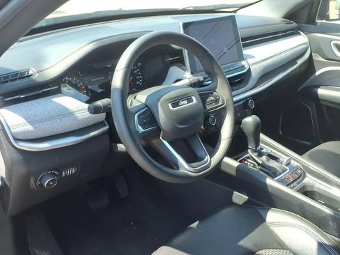 Used 2024 Jeep Compass Latitude AWD/4WD image 8