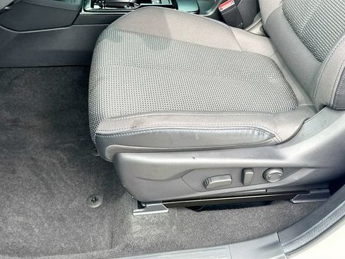 Used 2026 Subaru Forester Premium AWD/4WD image 23