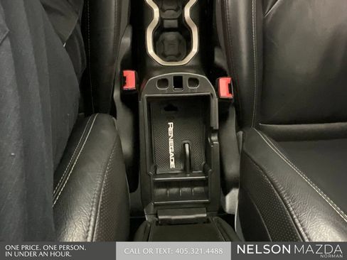 Used 2016 Jeep Renegade Limited FWD image 41