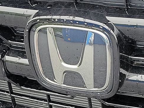 New 2026 Honda Ridgeline Black Edition image 7
