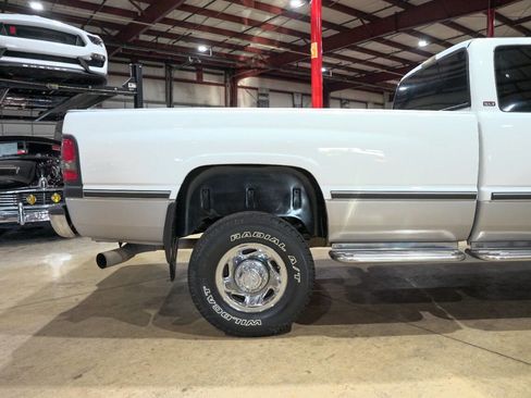 Used 1997 Dodge Ram 2500 Truck 4x4 Club Cab image 9