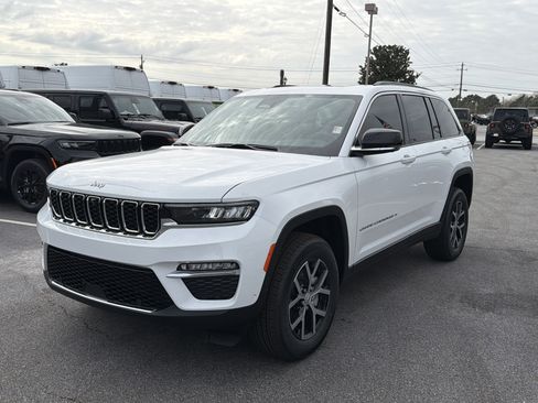 New 2025 Jeep Grand Cherokee Limited image 2