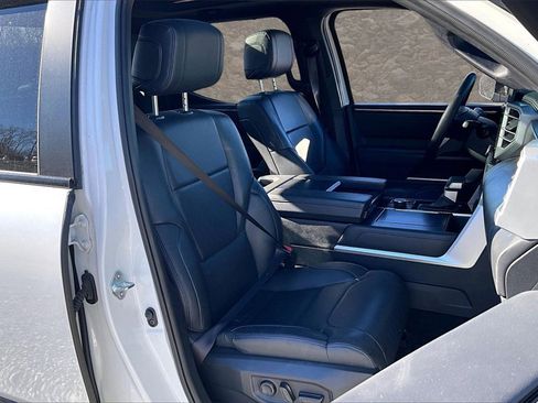 Used 2024 Toyota Tundra Platinum image 7