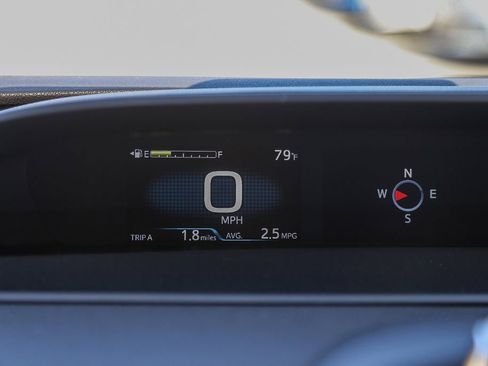 Used 2021 Toyota Prius Prime XLE FWD image 27