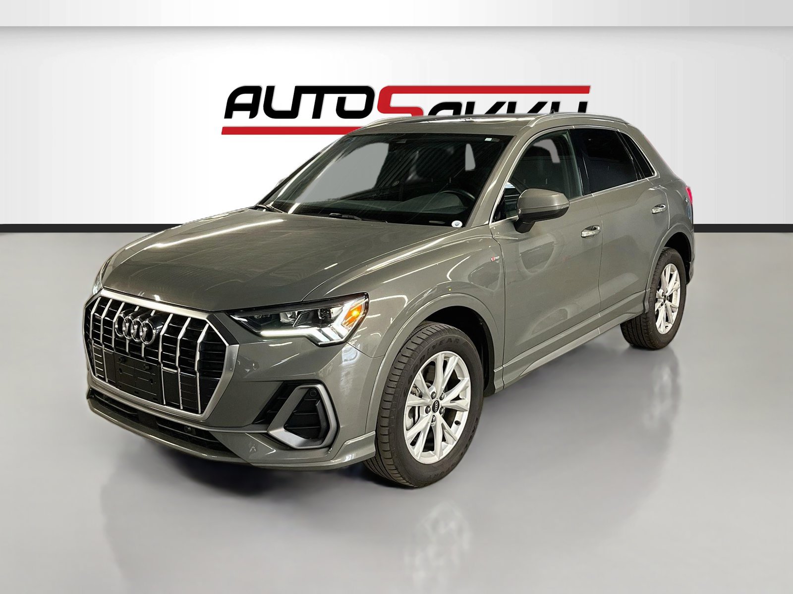 Used 2025 Audi Q3 2.0T Premium AWD/4WD image 3