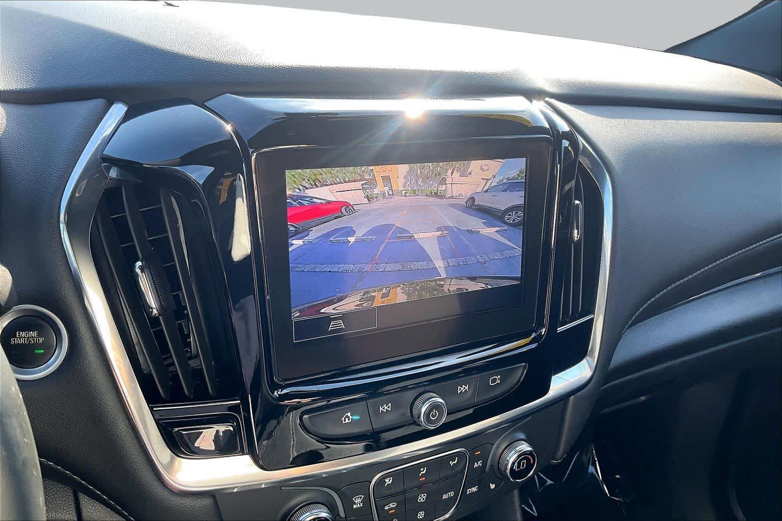 Used 2023 Chevrolet Traverse LT FWD image 21