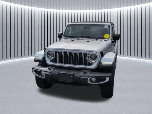 Used 2024 Jeep Wrangler Unlimited Sahara w/ Safety Group AWD/4WD image 2