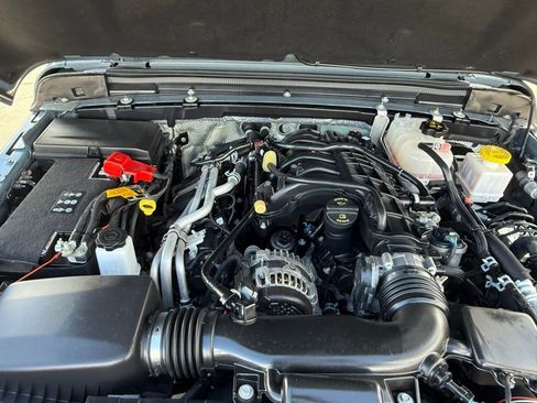 Certified 2024 Jeep Gladiator Sport image 44