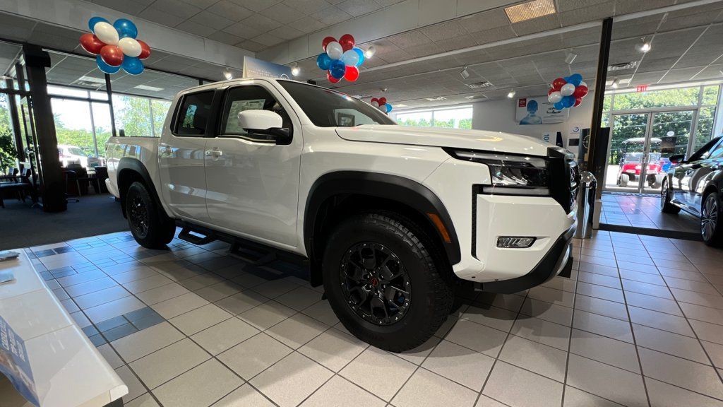 Certified 2023 Nissan Frontier PRO-4X w/ Pro-4X Premium Package AWD/4WD image 3