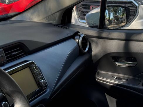 Used 2025 Nissan Versa SV FWD image 32