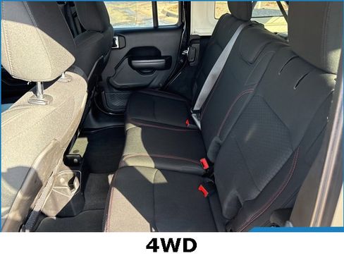 Used 2019 Jeep Wrangler Unlimited Rubicon w/ LED Lighting Group image 13