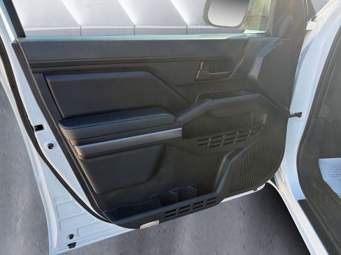 Used 2025 Toyota Tacoma SR5 image 12