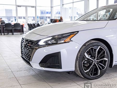 Used 2023 Nissan Altima 2.5 SR image 4