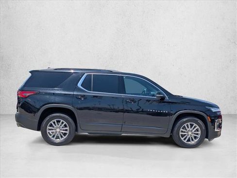 Used 2022 Chevrolet Traverse LT FWD image 4