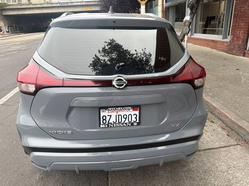 Used 2021 Nissan Kicks SV FWD image 7
