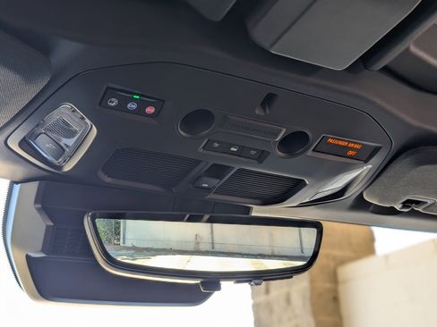 Used 2025 GMC Hummer EV 2X image 35