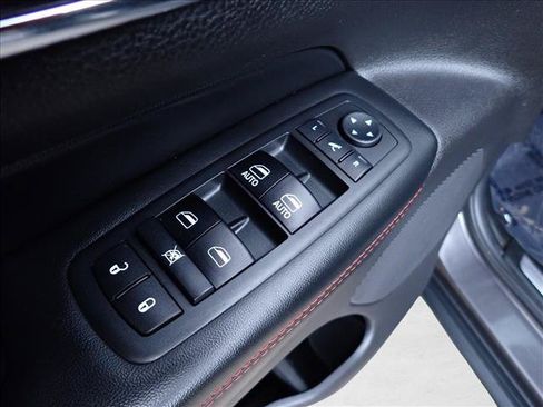 Used 2017 Jeep Grand Cherokee Trailhawk AWD/4WD image 14