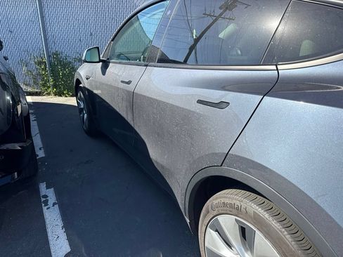 Used 2021 Tesla Model Y 2WD image 3