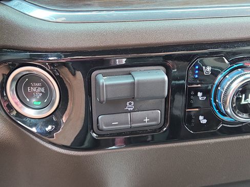 Used 2024 GMC Sierra 1500 SLT w/ SLT Premium Plus Package image 27