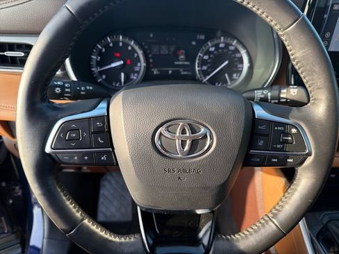 Used 2021 Toyota Highlander Platinum AWD/4WD image 26