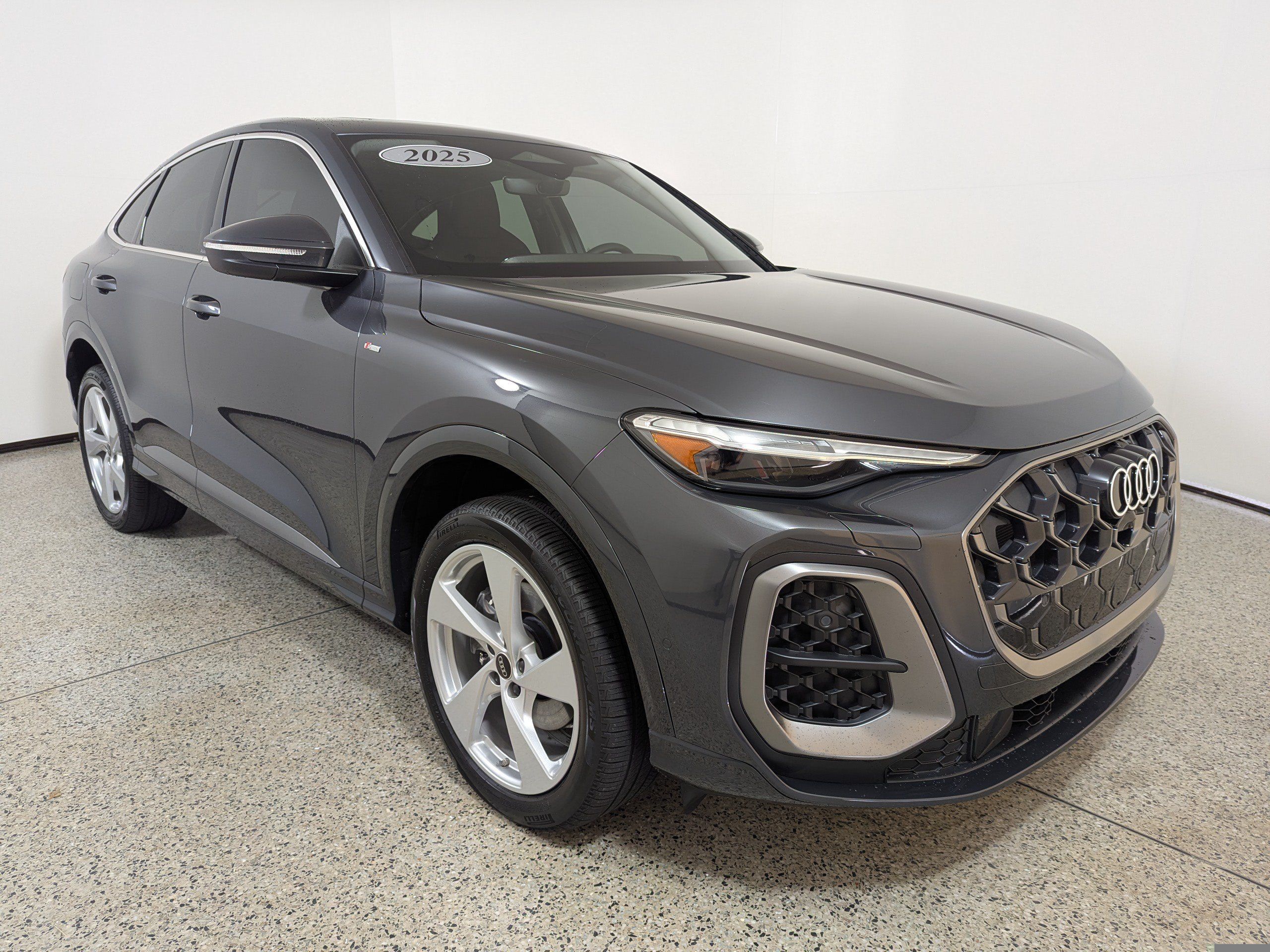 Certified 2025 Audi Q5 Premium Plus AWD/4WD image 1