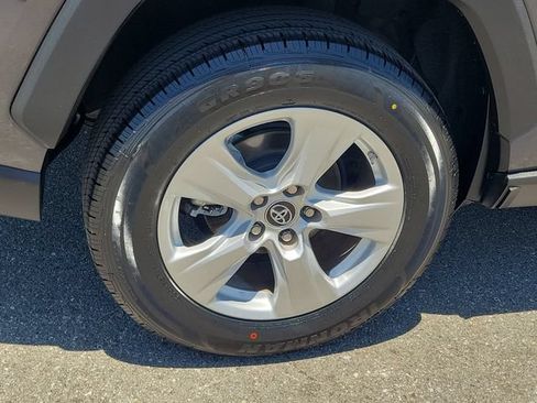 Used 2020 Toyota RAV4 LE w/ All Weather Liner Package AWD/4WD image 30
