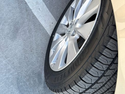 Used 2014 Honda Accord EX-L image 2