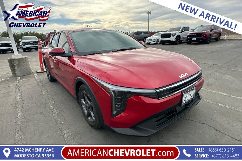 Used 2025 Kia K4 FWD image 1