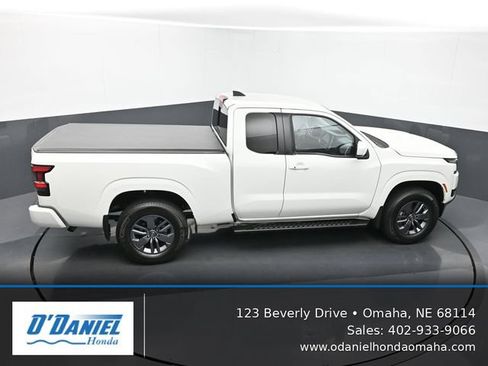 Used 2025 Nissan Frontier SV w/ SV Convenience Package AWD/4WD image 19