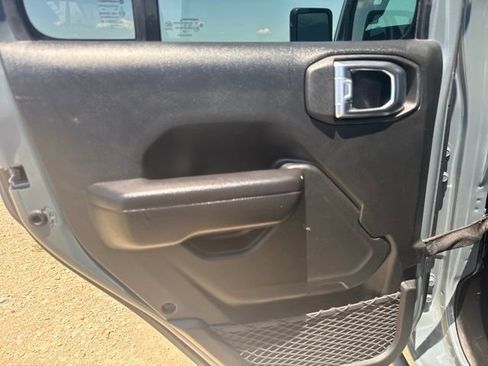 Used 2024 Jeep Wrangler Unlimited Rubicon AWD/4WD image 23