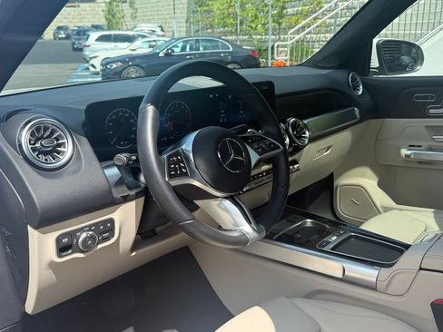 Used 2026 Mercedes-Benz GLB 250 4MATIC image 10