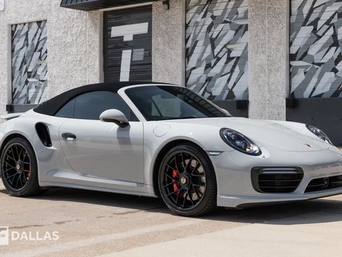 Used 2018 Porsche 911 Turbo image 22