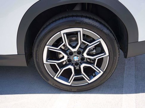 Used 2025 BMW X2 xDrive28i AWD/4WD image 6