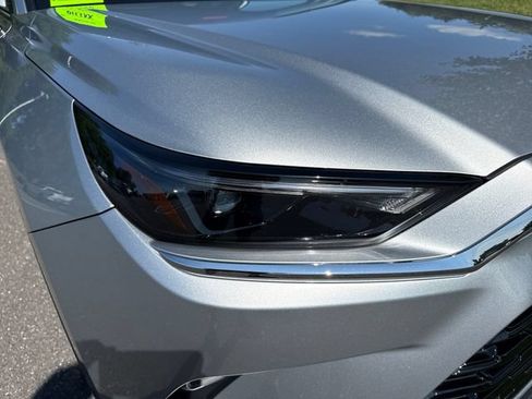 Used 2024 Toyota Grand Highlander AWD image 12