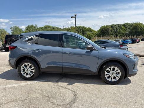 Used 2024 Ford Escape Active w/ Tech Pack #1 AWD/4WD image 8