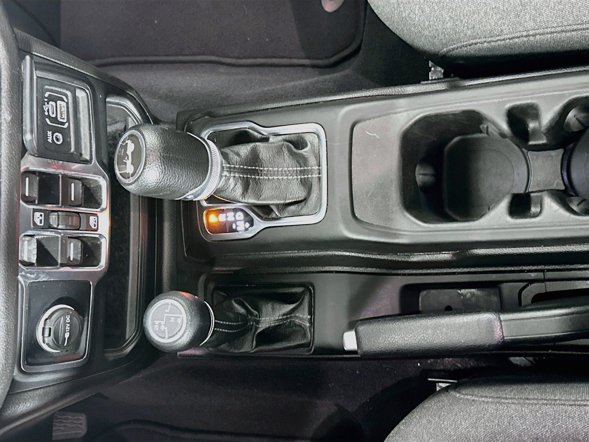 Used 2024 Jeep Wrangler Unlimited Sport AWD/4WD image 23