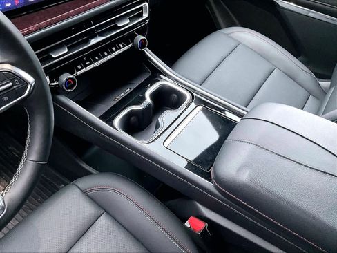 Used 2024 Chevrolet Traverse Z71 w/ LPO, Floor Liner Package image 21