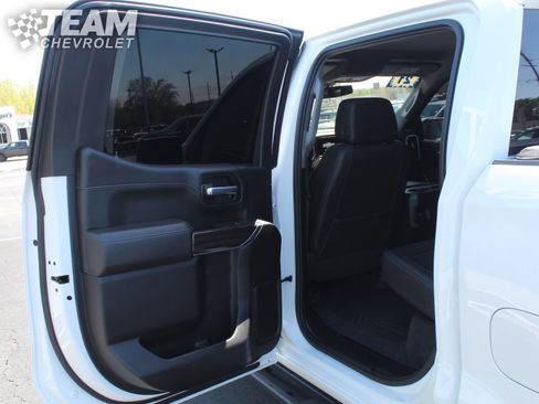 Used 2021 Chevrolet Silverado 1500 LT Trail Boss w/ Convenience Package II AWD/4WD image 19