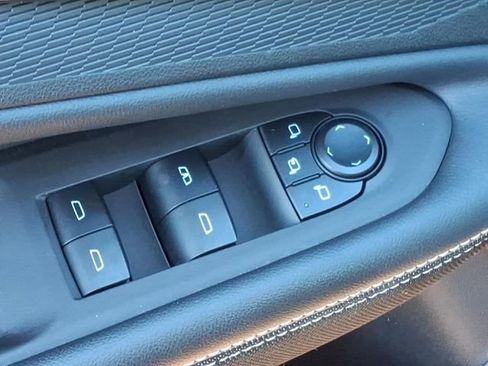 Used 2024 Chevrolet Blazer EV LT image 16