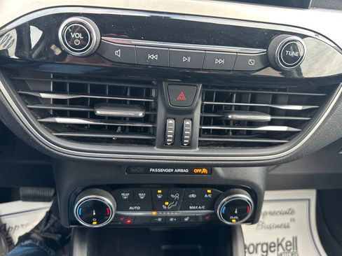 Certified 2022 Ford Escape SEL image 9