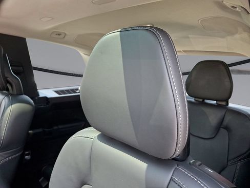 Certified 2025 Volvo XC90 B6 Ultra w/ Protection Package Premier AWD/4WD image 27