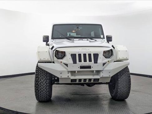 Used 2016 Jeep Wrangler Unlimited Rubicon AWD/4WD image 12
