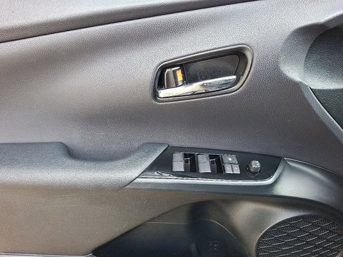 Used 2021 Toyota Prius Prime XLE image 10