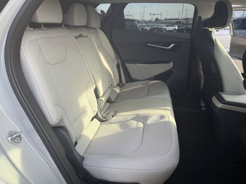 Used 2022 Kia EV6 Wind image 20