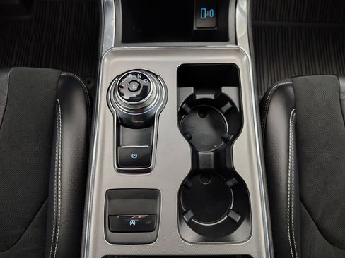 Used 2023 Ford Edge ST image 36