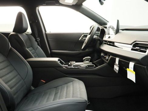 New 2026 Mitsubishi Outlander LE FWD image 18