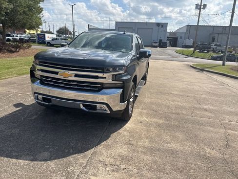 Used 2020 Chevrolet Silverado 1500 LTZ w/ LTZ Premium Package image 4