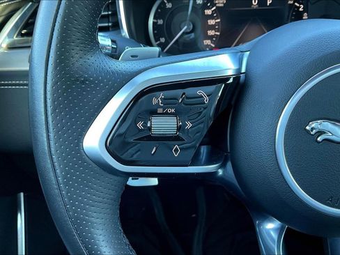 Used 2022 Jaguar XF R-Dynamic SE image 12